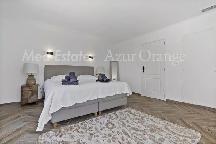 Image No.20-5 Bed House for sale