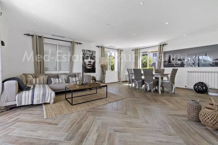 Image No.6-5 Bed House for sale