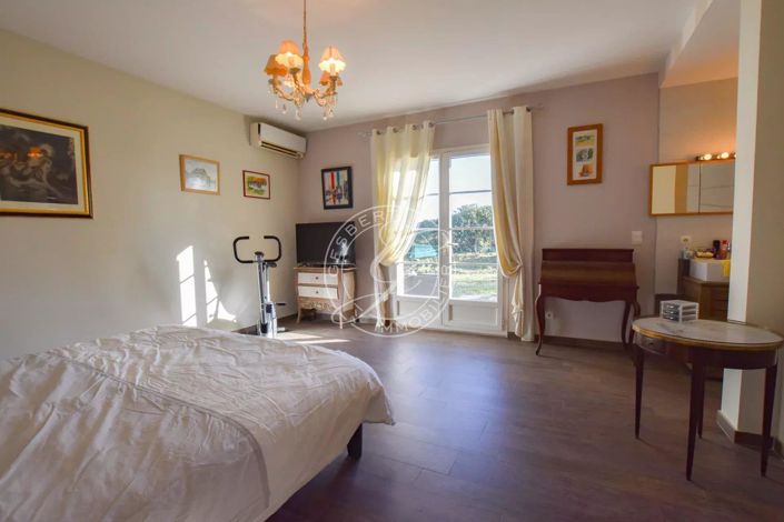 Image No.10-4 Bed House for sale