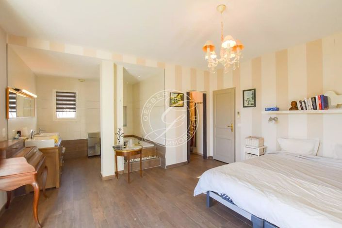 Image No.11-4 Bed House for sale