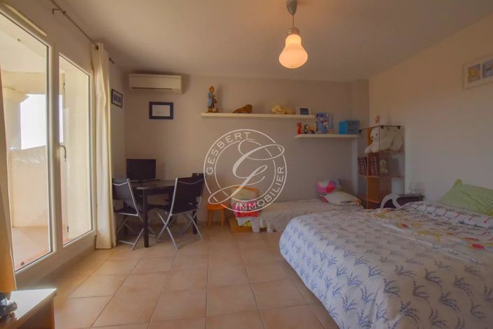 Image No.14-4 Bed House for sale