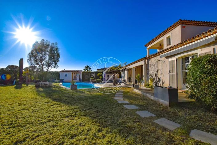 Image No.2-4 Bed House for sale