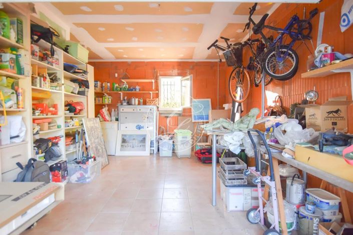 Image No.20-4 Bed House for sale