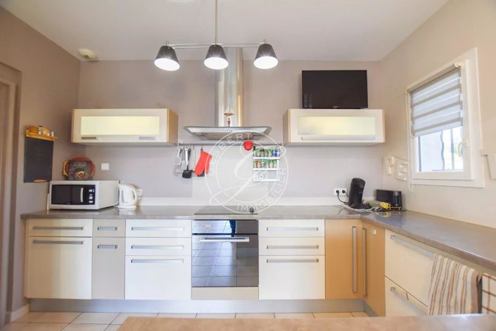 Image No.9-4 Bed House for sale