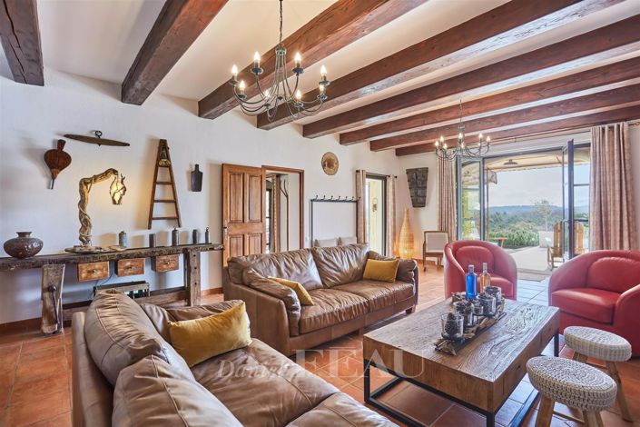 Image No.9-5 Bed House for sale