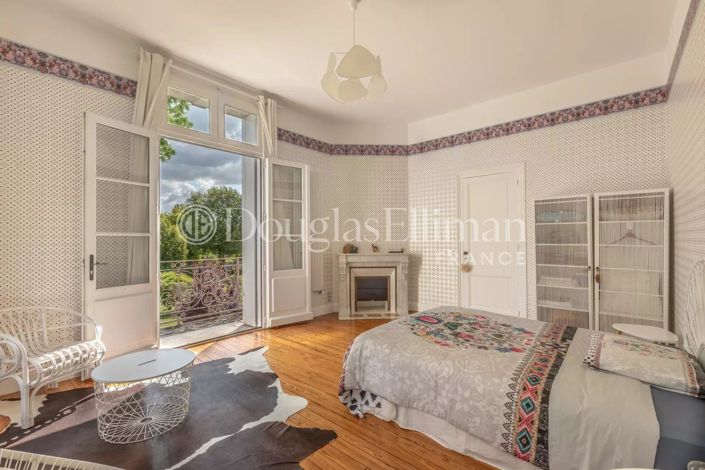 Image No.15-8 Bed House for sale