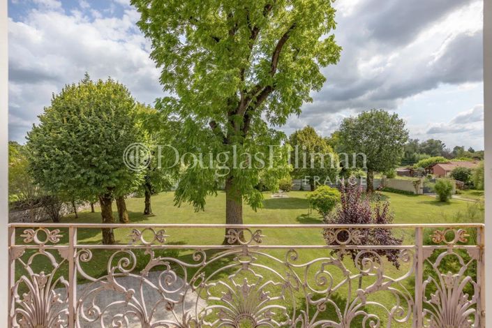 Image No.16-8 Bed House for sale