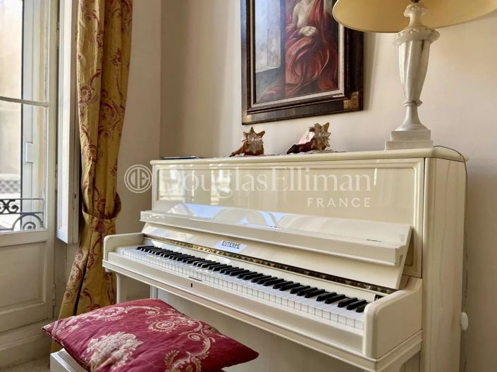 Image No.12-9 Bed House for sale