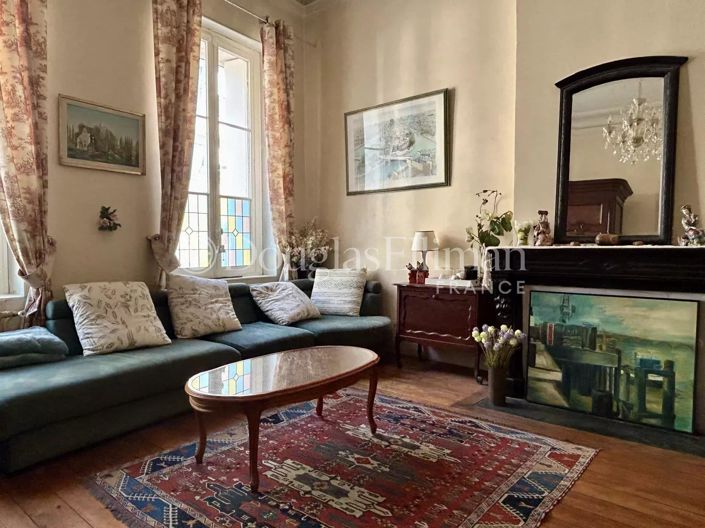 Image No.4-9 Bed House for sale