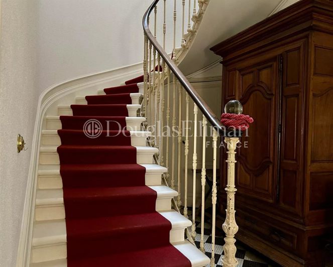 Image No.9-9 Bed House for sale