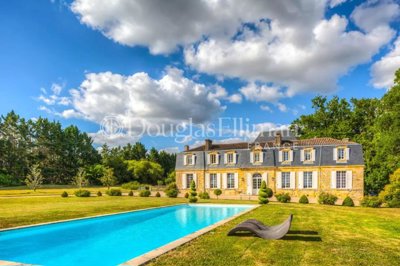 9 Bed House for sale