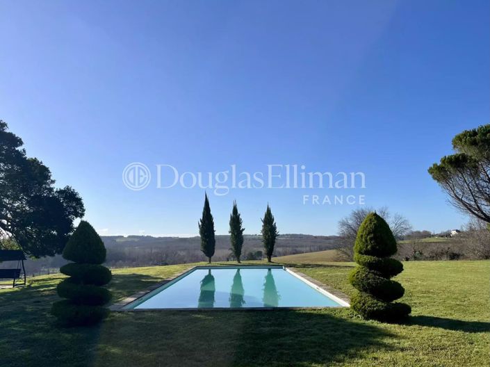 Image No.5-9 Bed House for sale