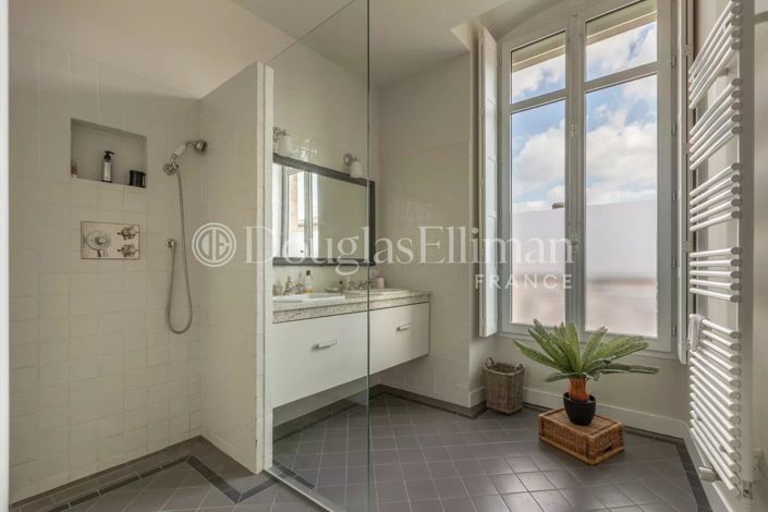 Image No.10-3 Bed Apartment for sale