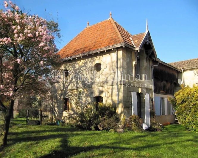 Image No.1-10 Bed House for sale