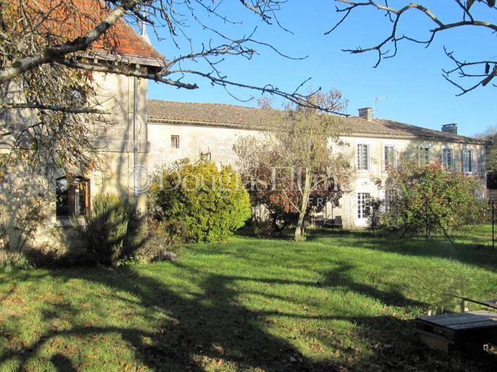 Image No.2-10 Bed House for sale