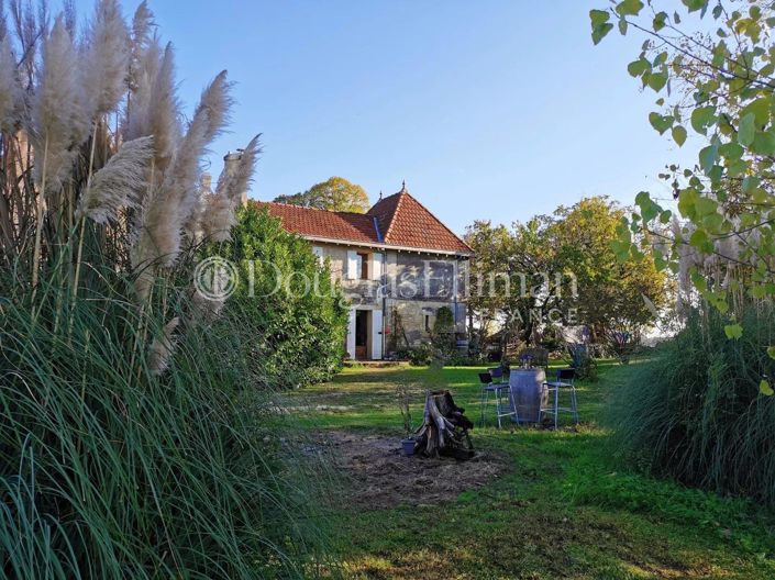 Image No.7-10 Bed House for sale