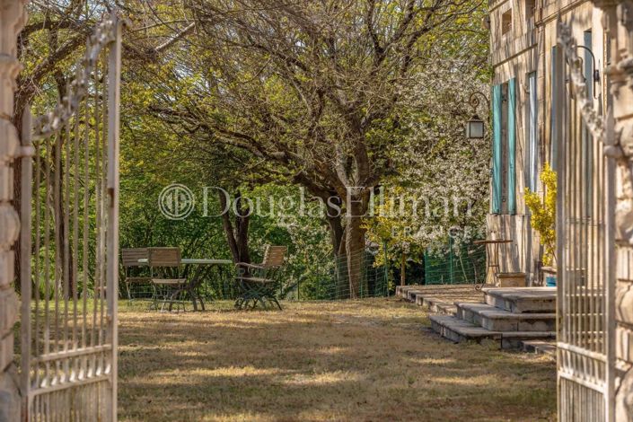 Image No.4-8 Bed House for sale