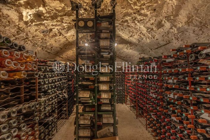 Image No.9-8 Bed House for sale