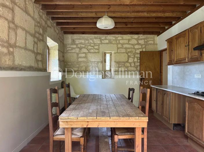 Image No.8-6 Bed House for sale