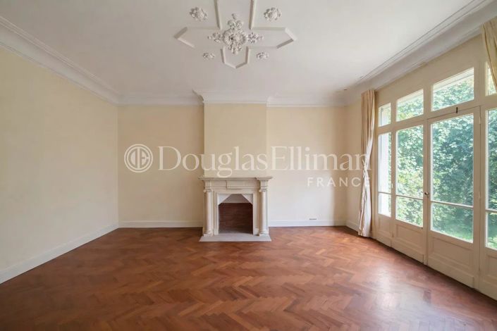 Image No.3-4 Bed House for sale