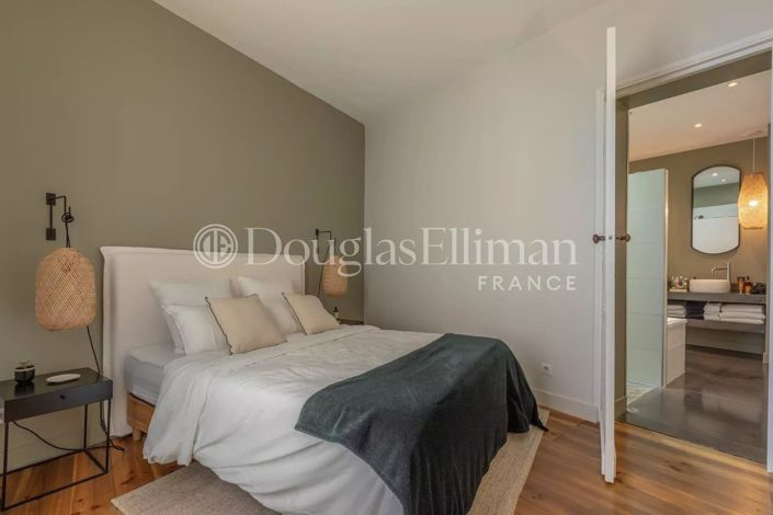 Image No.12-4 Bed Apartment for sale