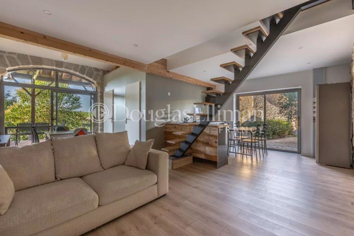 Image No.10-9 Bed House for sale