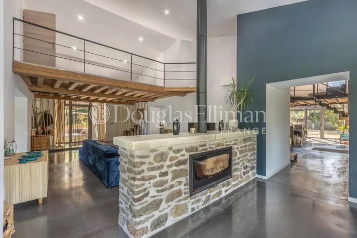 Image No.4-9 Bed House for sale