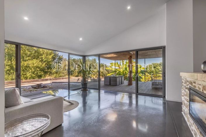 Image No.5-9 Bed House for sale