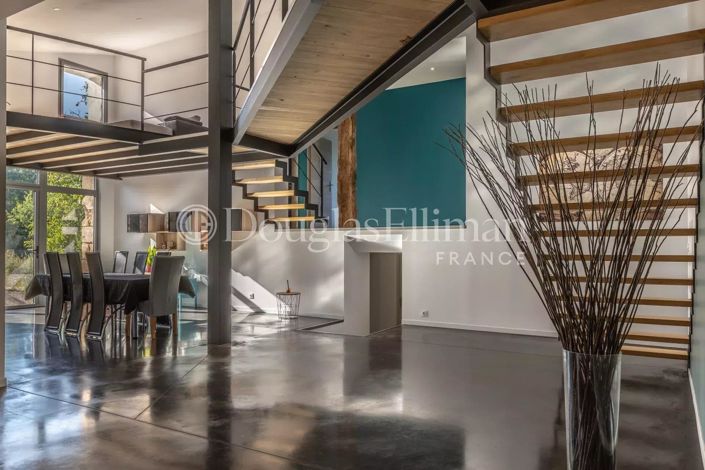 Image No.7-9 Bed House for sale