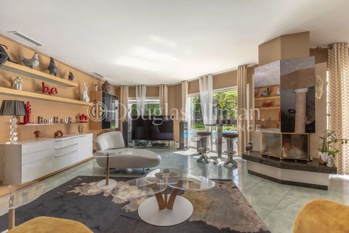 Image No.13-4 Bed House for sale