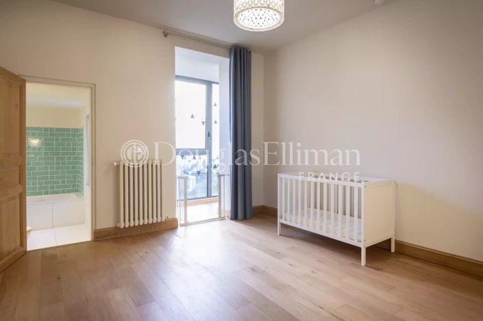 Image No.12-5 Bed House for sale