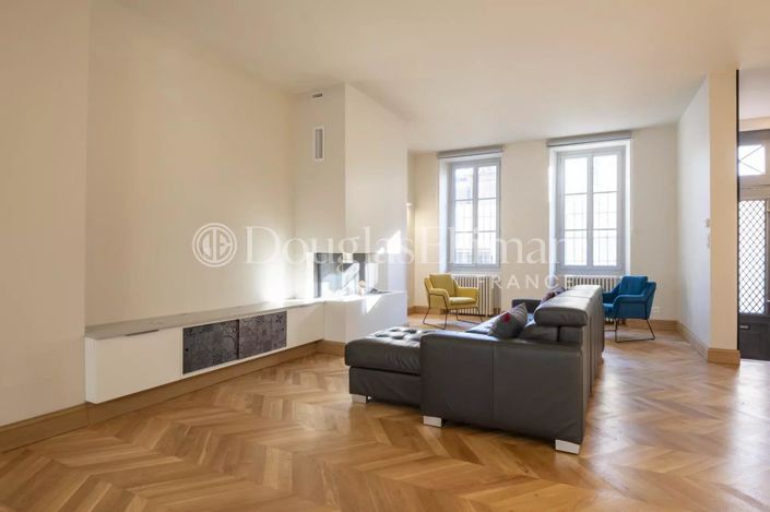 Image No.2-5 Bed House for sale