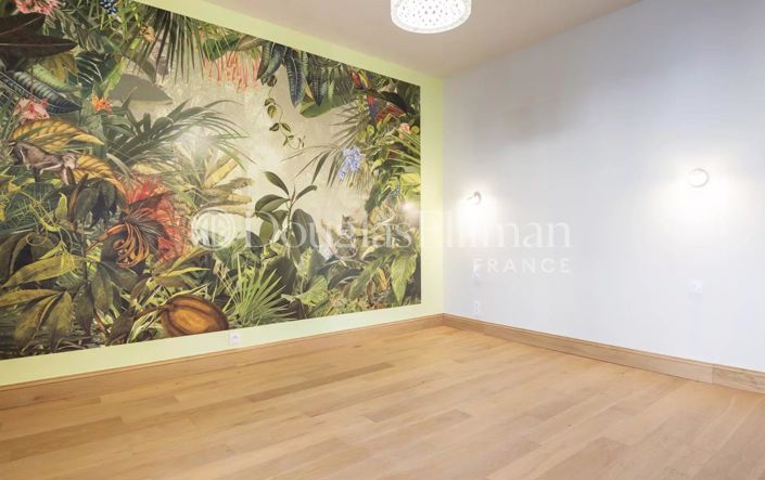 Image No.7-5 Bed House for sale