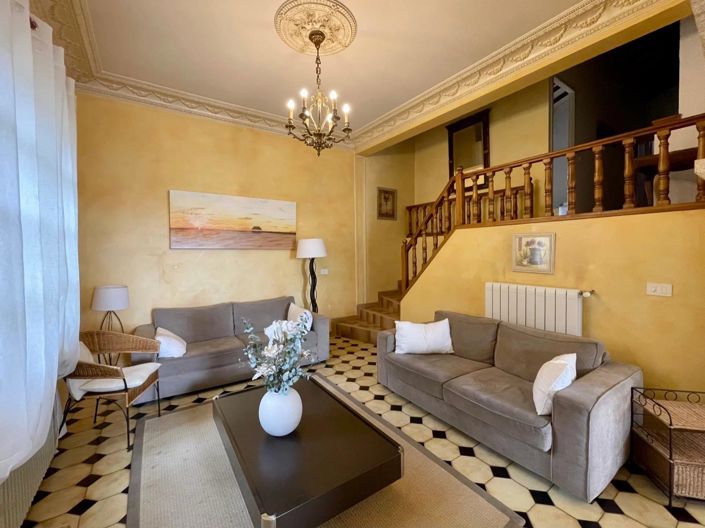 Image No.13-5 Bed House for sale