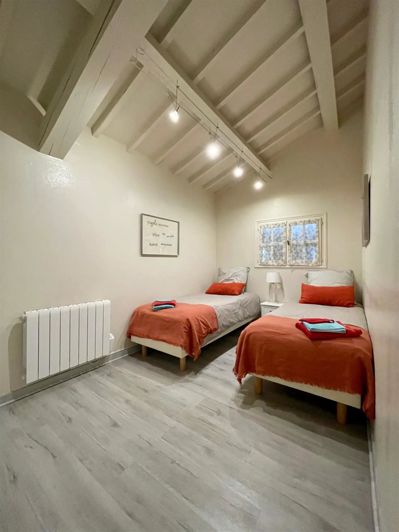 Image No.16-5 Bed House for sale