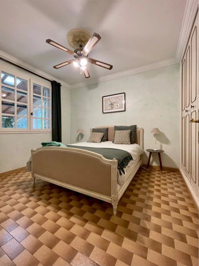 Image No.24-5 Bed House for sale