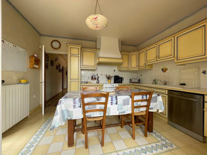 Image No.28-5 Bed House for sale