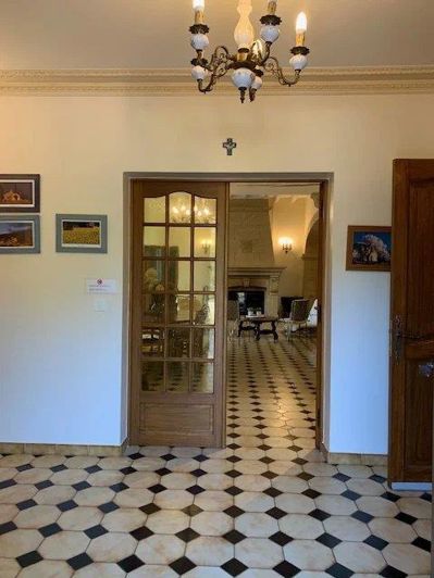 Image No.9-5 Bed House for sale