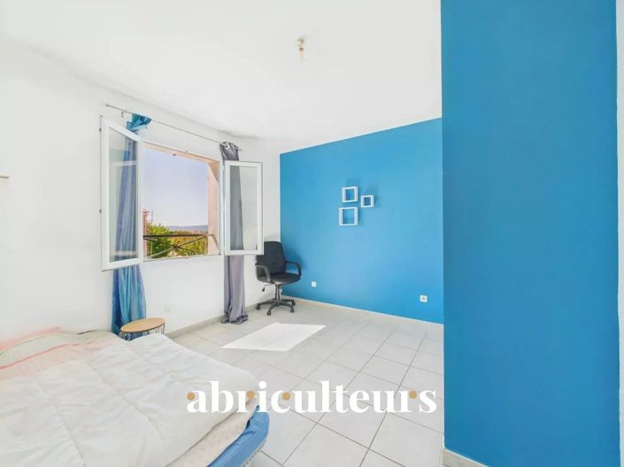 Image No.11-4 Bed House for sale