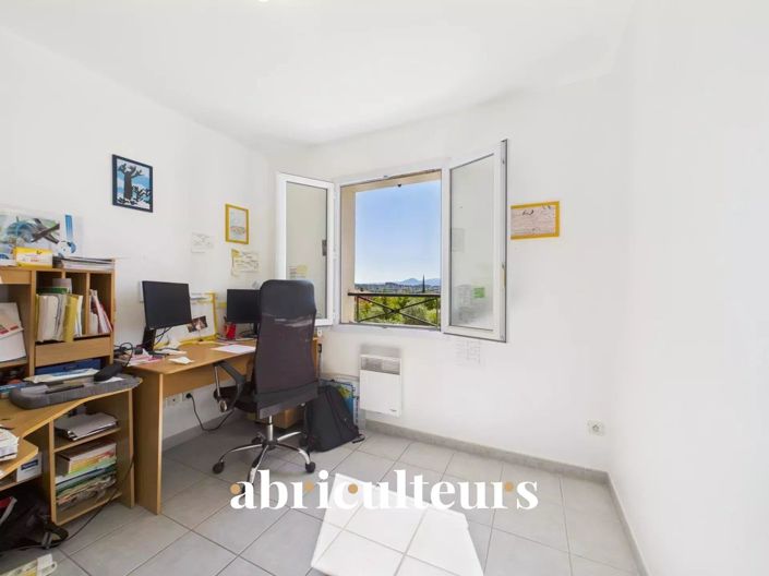 Image No.12-4 Bed House for sale