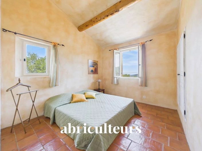 Image No.41-4 Bed House for sale