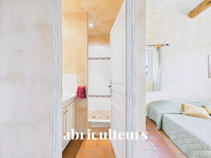 Image No.42-4 Bed House for sale