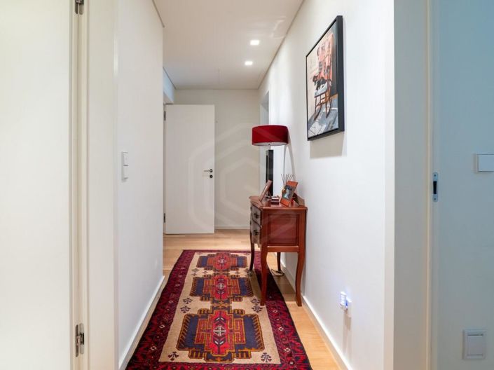 Image No.21-3 Bed Apartment for sale