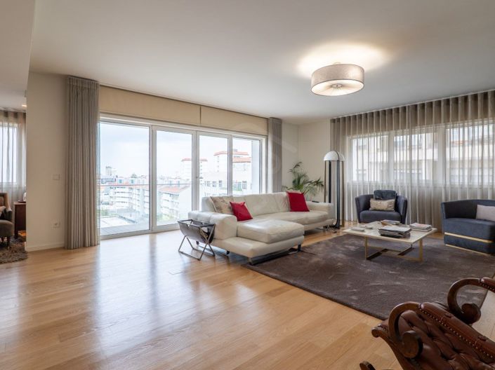 Image No.4-3 Bed Apartment for sale