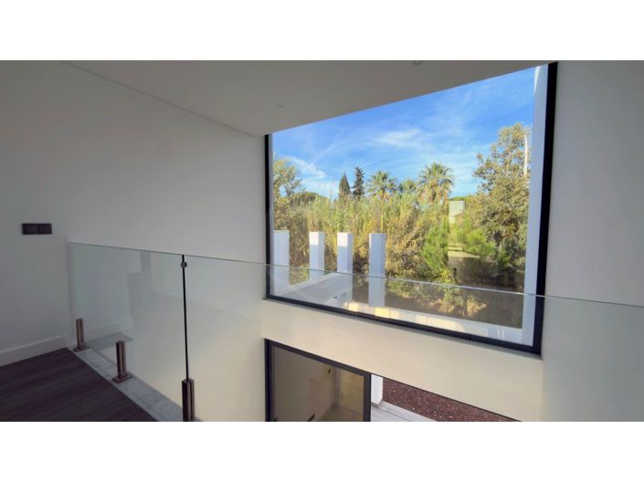 Image No.10-3 Bed House for sale