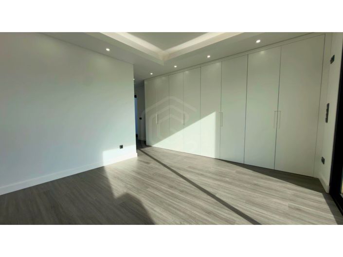 Image No.24-3 Bed House for sale