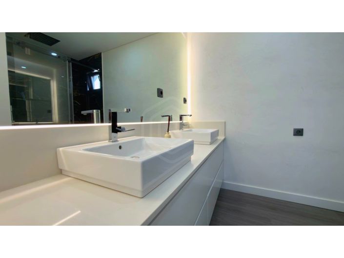 Image No.27-3 Bed House for sale