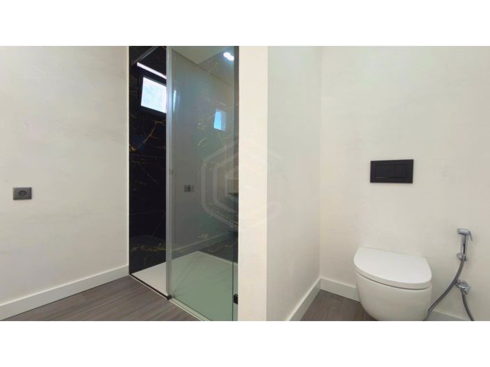 Image No.28-3 Bed House for sale