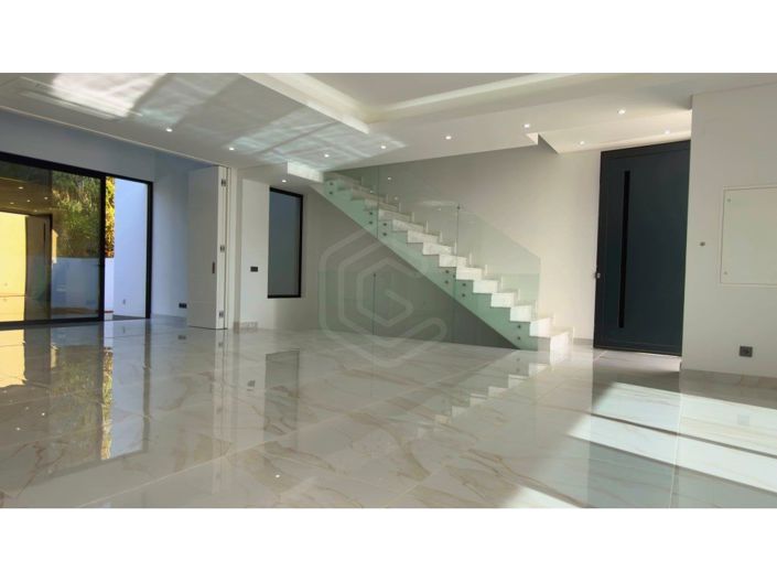 Image No.3-3 Bed House for sale