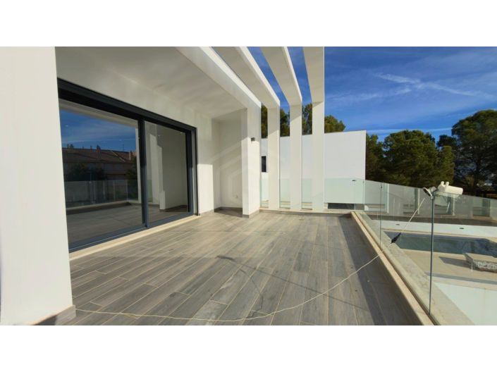 Image No.30-3 Bed House for sale
